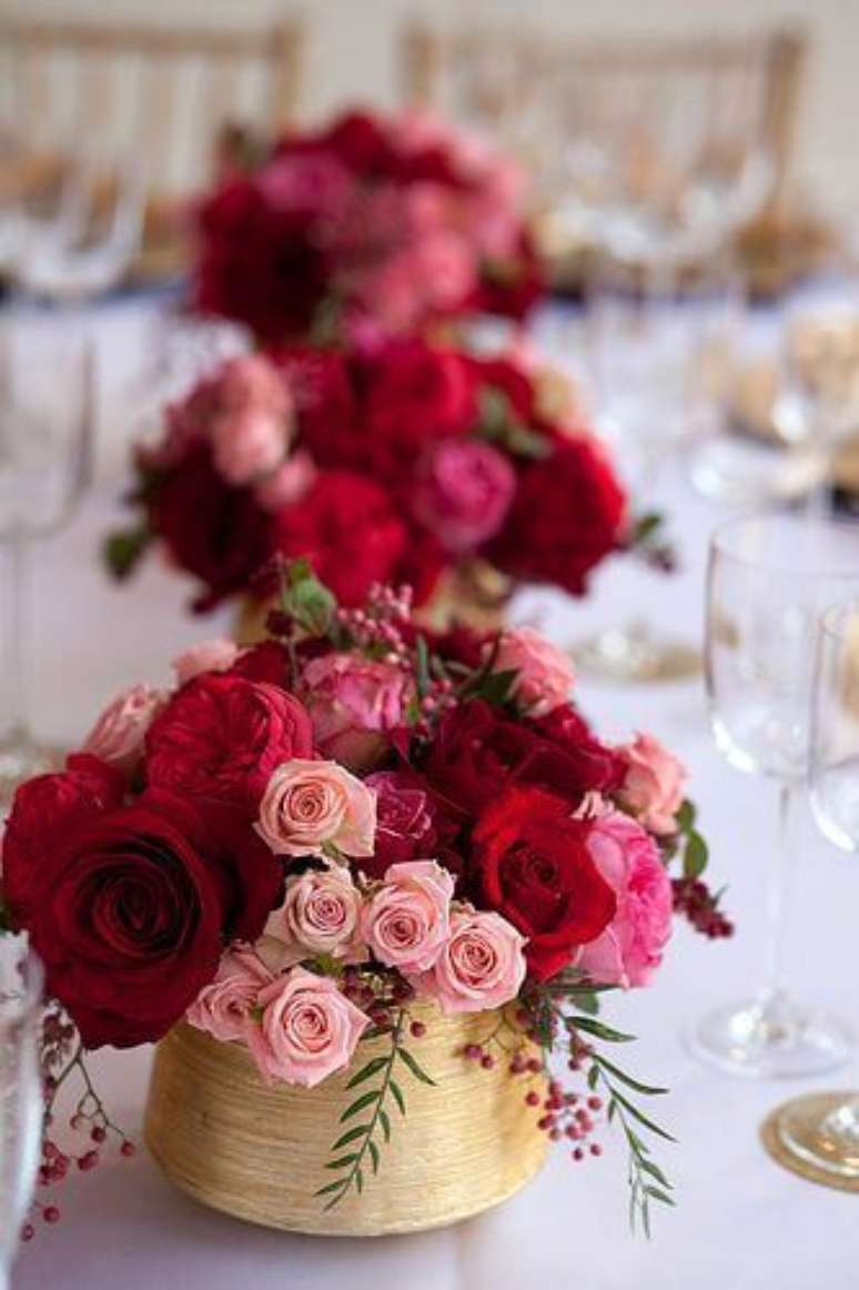 53. Decoração de festa com rosas – Via: Pinterest