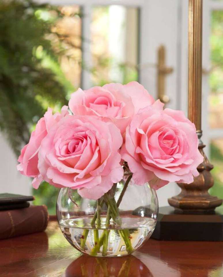 49. Vaso decorativo com rosa cor de rosa – Via: Pinterest