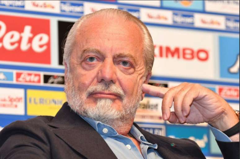 Presidente do Napoli não está satisfeito por jogar na Catalunha (Foto: Reprodução)