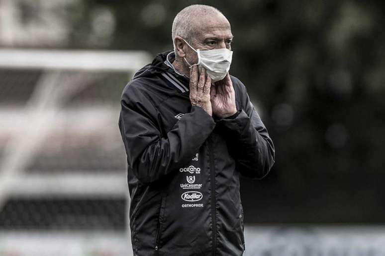 Jesualdo tem 15 jogos à frente do Santos (Foto: Ivan Storti/Santos FC)