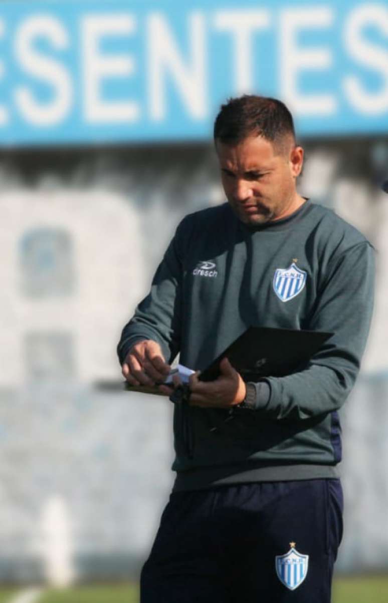 Na semifinal, Márcio Nunes disputa o Gauchão como treinador do Novo Hamburgo (Foto: João Goularte/DVG/Novo Hamburgo)