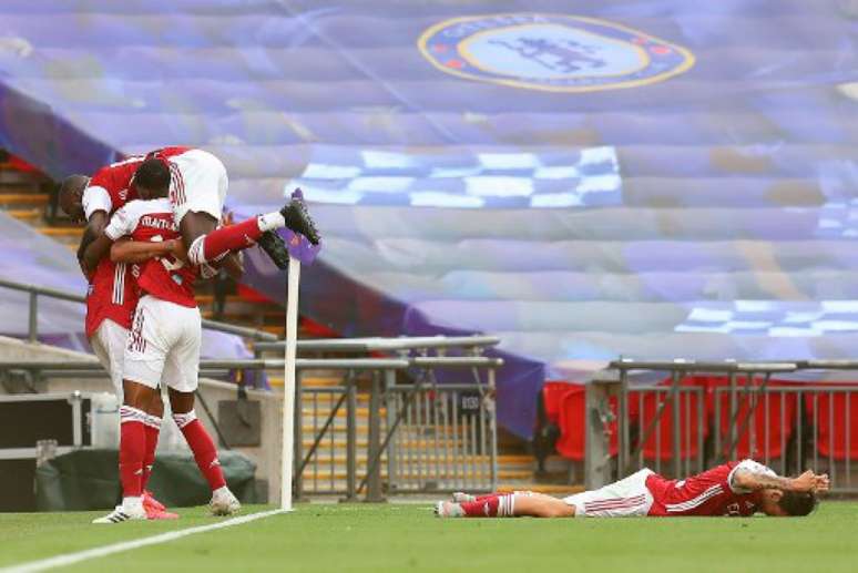 Aubameyang marcou os dois gols do Arsenal (Foto: Catherine Ivill / POOL / AFP)