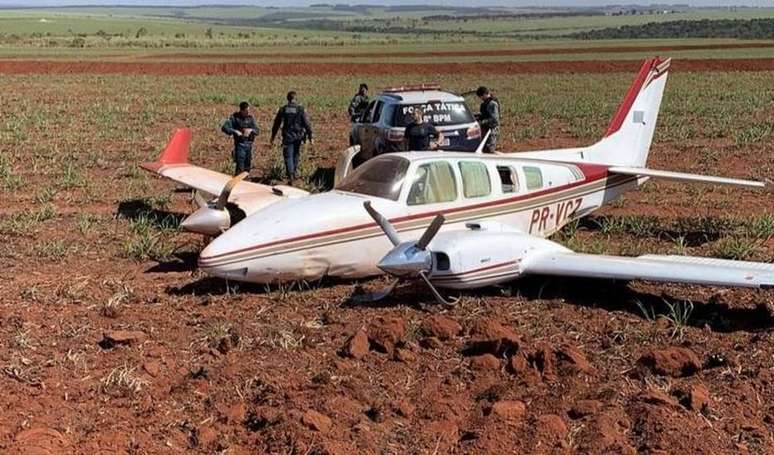 Avião fez pouso em fazenda no MS