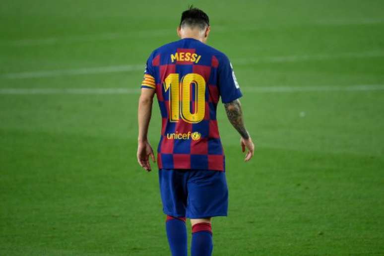 Messi não ficou contente com o desempenho do Barcelona na temporada (Foto: LLUIS GENE / AFP)