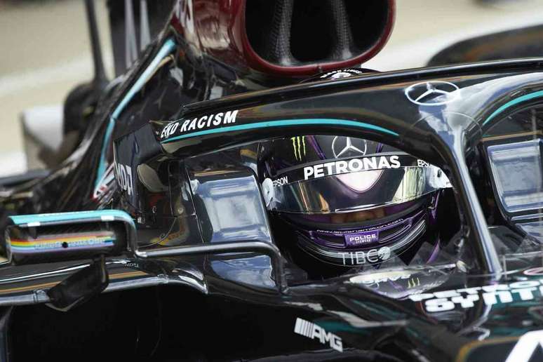 Lewis Hamilton chegou a rodar no Q2 e causou uma bandeira vermelha na sessão 