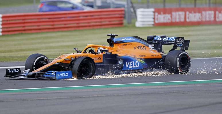 Carlos Sainz e o estouro do pneu 