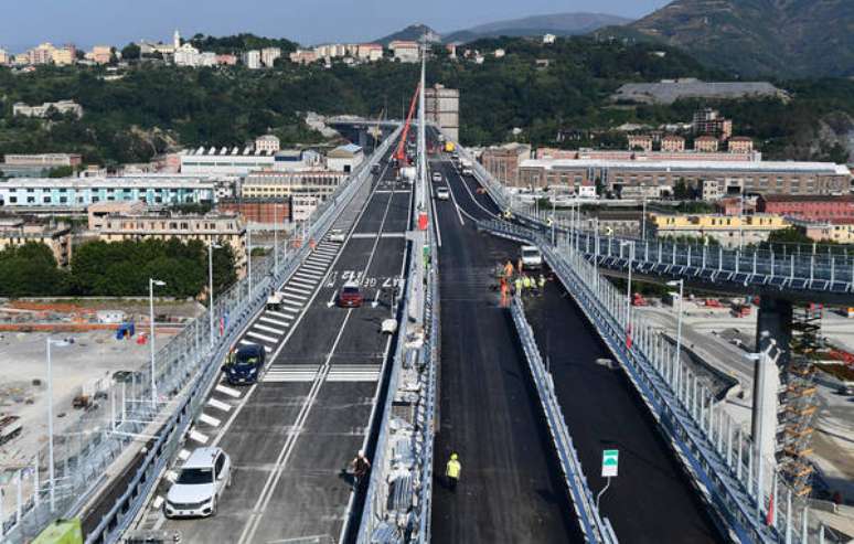 Vista aérea da nova ponte de Gênova, que será aberta ao tráfego em 5 de agosto