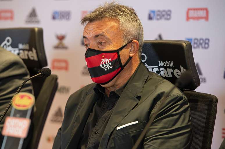 Domènec Torrent foi apresentado oficialmente como novo técnico do Flamengo