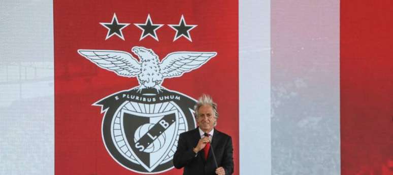 Jorge Jesus foi apresentado pelo Benfica