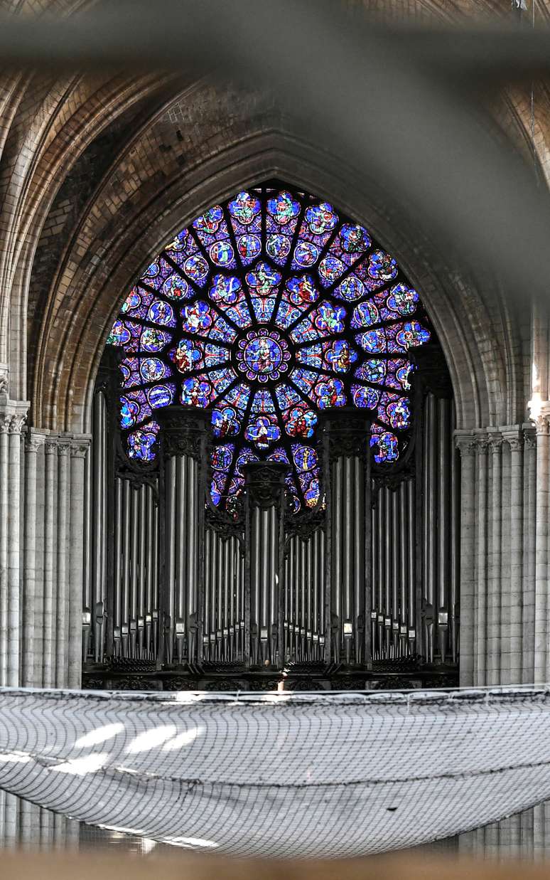Órgão de Norte-Dame é fotografado no início dos trabalhos na catedral após incêndio
17/07/2019
Stephane de Sakutin/Pool via REUTERS