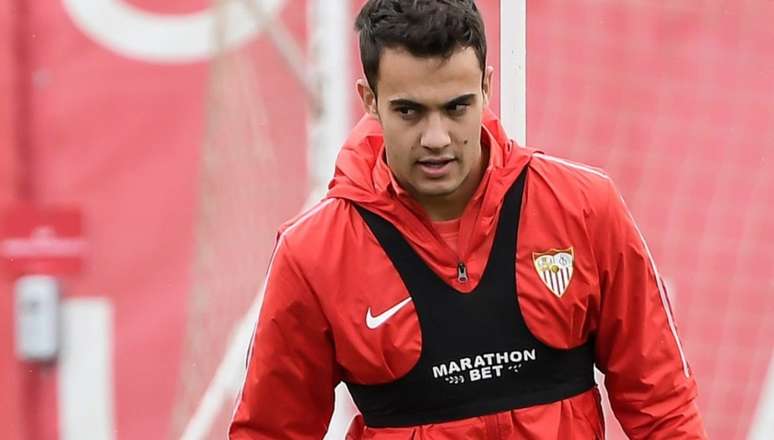 Reguilón se destacou atuando pelo Sevilla na temporada (Foto: Divulgação / Sevilla / Site oficial)