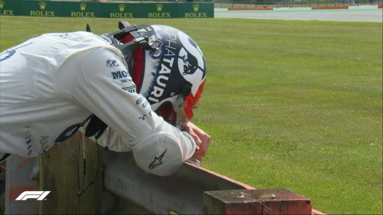 Daniil Kvyat bateu no GP da Inglaterra 
