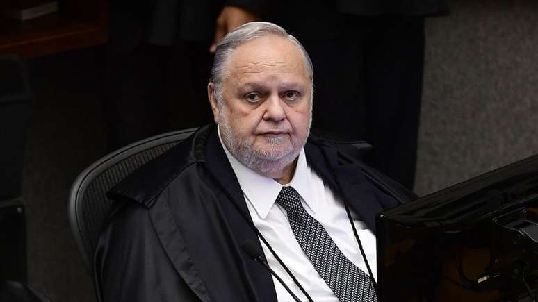 Recurso da PGR para que Queiroz volte à prisão poderá ser julgado de forma individual pelo ministro Felix Fischer (foto) ou coletivamente pela Quinta Turma do STJ