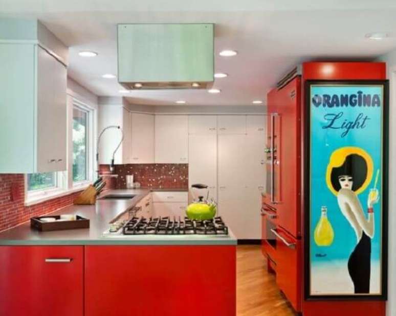 10. O quadro vintage atrai os olhares de todos que frequentam a cozinha. Fonte: Pinterest