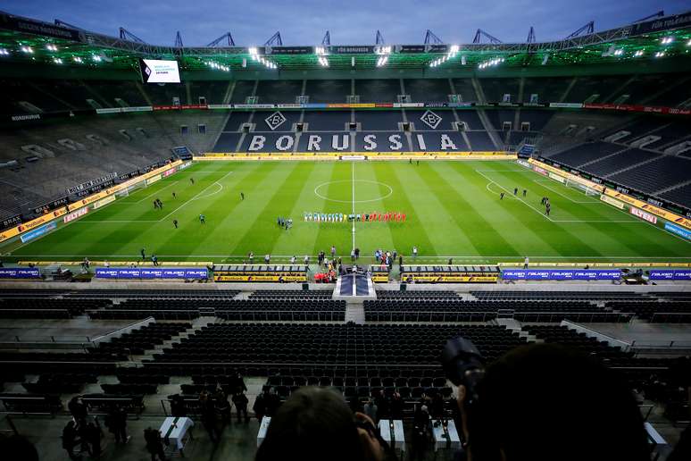 Vista do estádio Borussia Park, em Moenchengladbach, antes de partida entre Borussia Moenchengladbach e Colonia, pelo Campeonato Alemão
11/03/2020 REUTERS/Wolfgang Rattay 