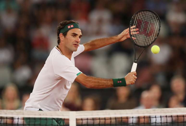 Roger Federer durante partida de exibi&ccedil;&atilde;o contra Rafael Nadal na Cidade do Cabo, na &Aacute;frica do Sul
07/02/2020 REUTERS/Mike Hutchings