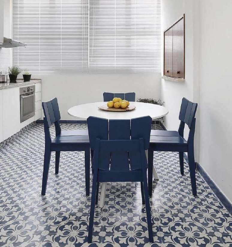 2. Saiba como escolher o melhor modelo de mesa de jantar pequena para sua casa – Foto: Apartment Therapy