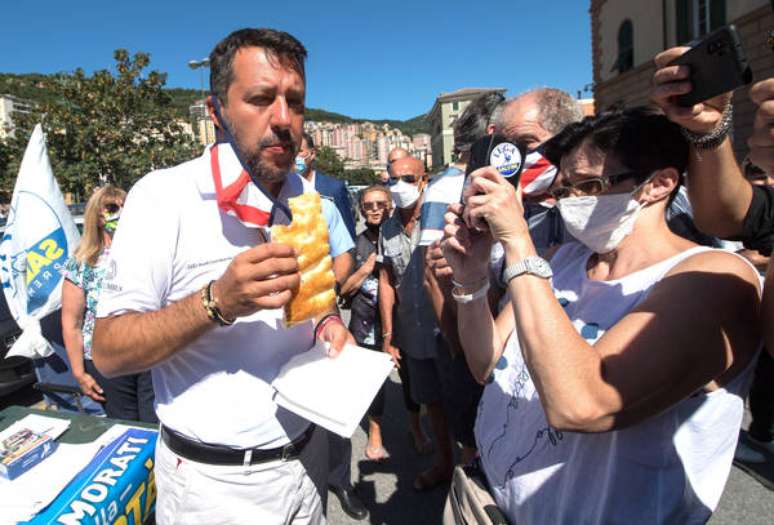 Matteo Salvini durante visita a penitenciária em Gênova