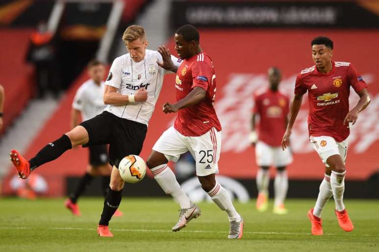 United havia vencido o primeiro jogo por 5 a 0, ainda antes da pausa por conta do coronavírus (Foto: OLI SCARFF/AFP)