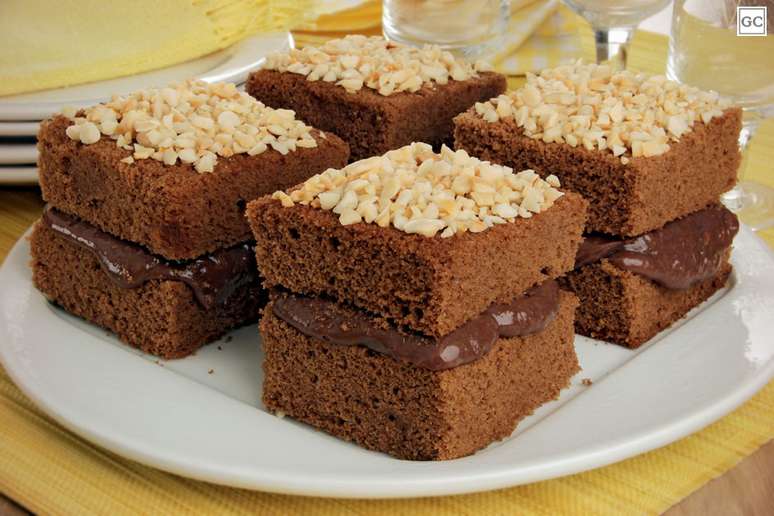 Guia da Cozinha - Receitas de bolo de chocolate gelado para vender e faturar muito