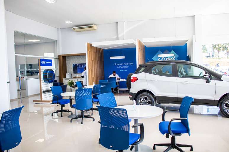 Showroom da Econorte Taubaté segue o padrão Ford Signature, com wi-fi e muito conforto.