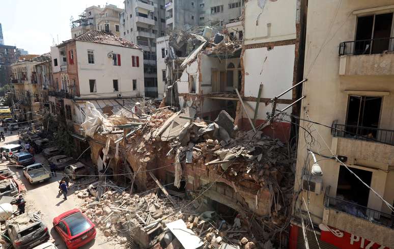 Prédio completamente destruído após explosão em Beirute