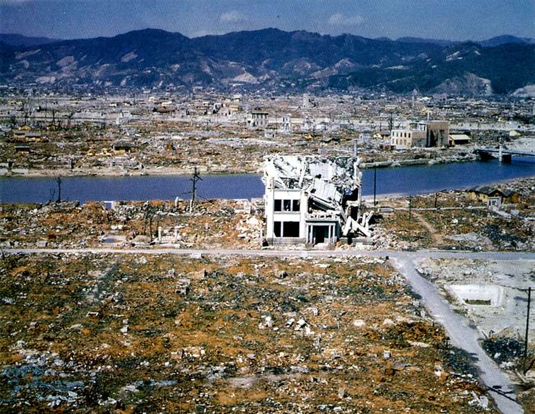 Hiroshima foi devastada em segundos com a explosão da bomba atômica