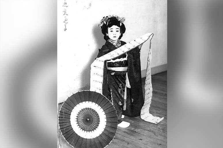Irmã de Emiko, Mieko Nakasako, com traje tradicional de dança japonesa buyō
