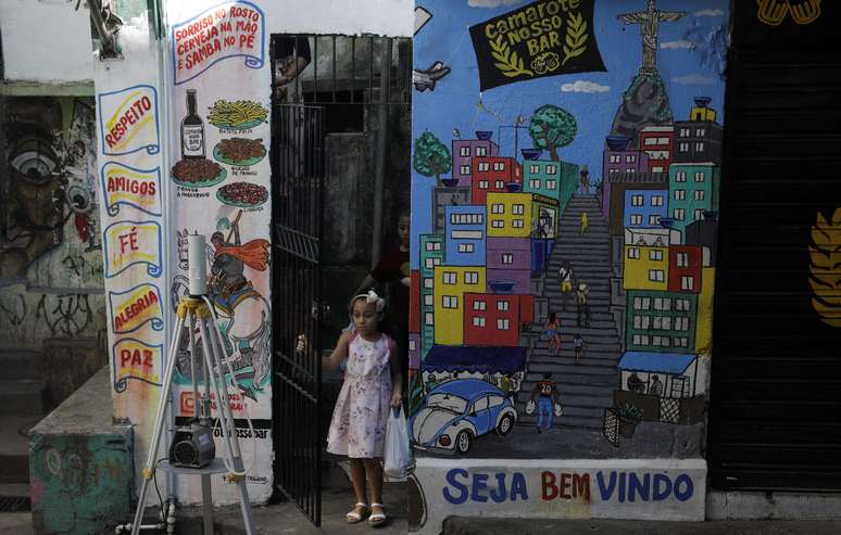 Criança em favela do Rio de Janeiro
27/07/2020
REUTERS/Ricardo Moraes