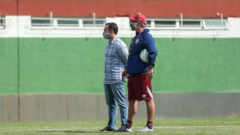 Mário Bittencourt e Odair Hellmann durante treinamento do Fluminense (Foto: Lucas Merçon/Fluminense FC)
