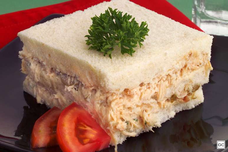 Guia da Cozinha - Receitas de bolo salgado: 9 op&ccedil;&otilde;es para um lanche diferente