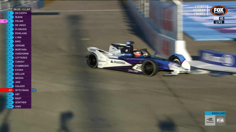 Maximilian G&uuml;nther perdeu parte da asa dianteira 