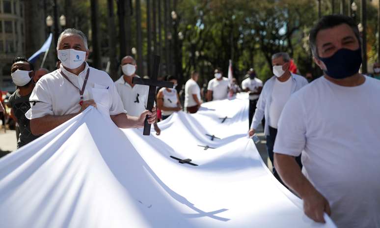 Homenagem em São Paulo às 100 mil vítimas fatais da Covid-19 no Brasil
07/08/2020
REUTERS/Amanda Perobelli