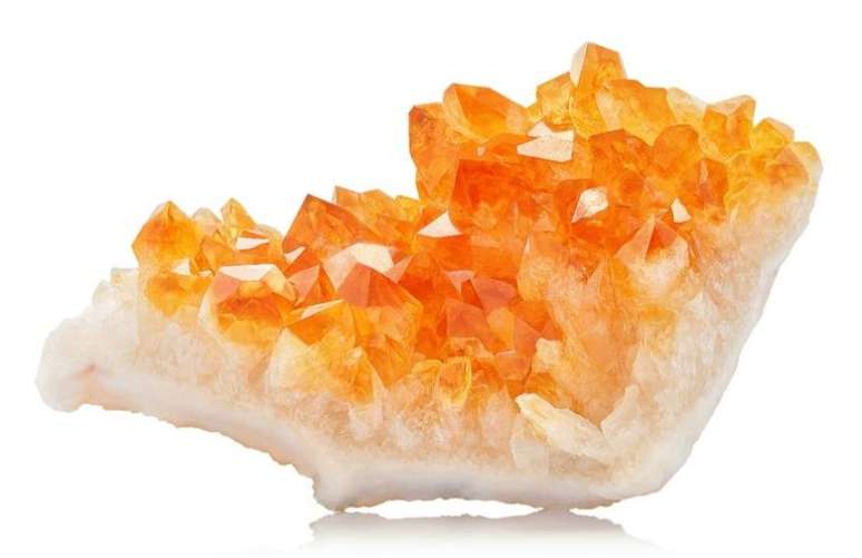 Conheça os cristais laranjas mais famosos e descubra suas funções -