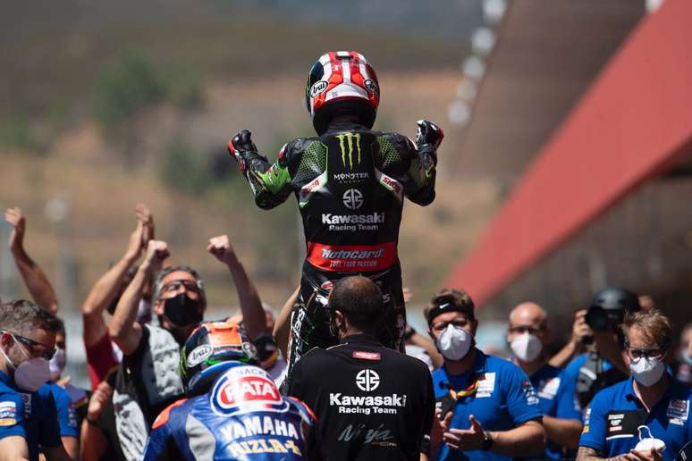 Jonathan Rea conquistou a primeira corrida do fim de semana em Portugal 