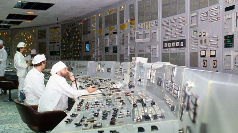 Em Chernobyl, houve uma lenta reação em cadeia.