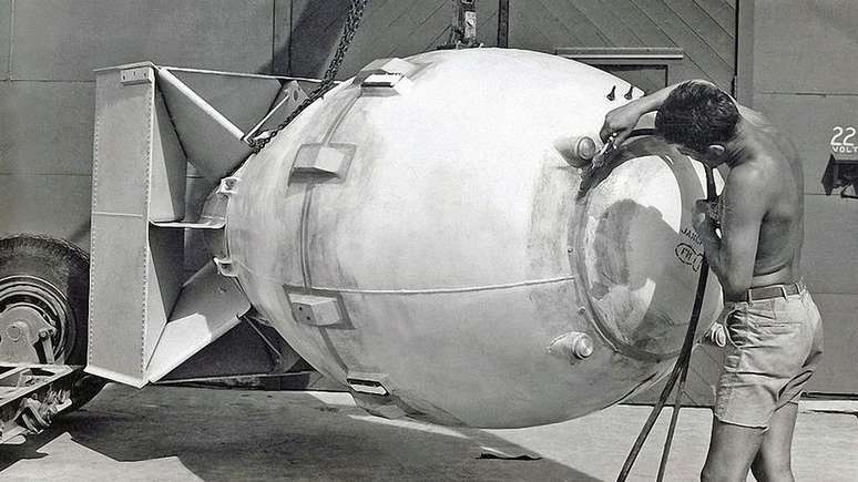 A bomba Fat Man liberou energia equivalente a 21 mil toneladas de TNT.