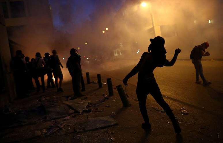 Policiais e manifestantes entraram em choque durante protesto em Beirute
09/08/2020
REUTERS/Hannah McKay