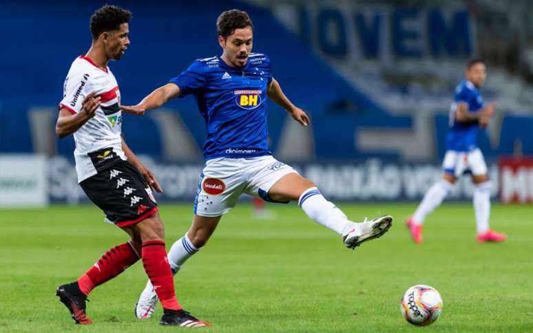 A estreia foi tensa, mas o Cruzeiro conseguiu vencer e reduzir o prejuizo de pontos na Série B-(Foto: Bruno Haddad/Cruzeiro)