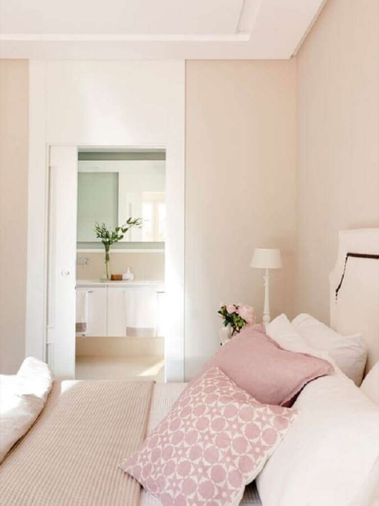 34. Cor nude rose para parede de quarto clean – Foto: Archilovers
