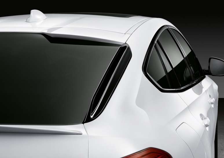 Traseira em queda deu ao SUV de luxo uma esportividade diferenciada. Por seu design, BMW X6 se tornou um ícone no segmento.