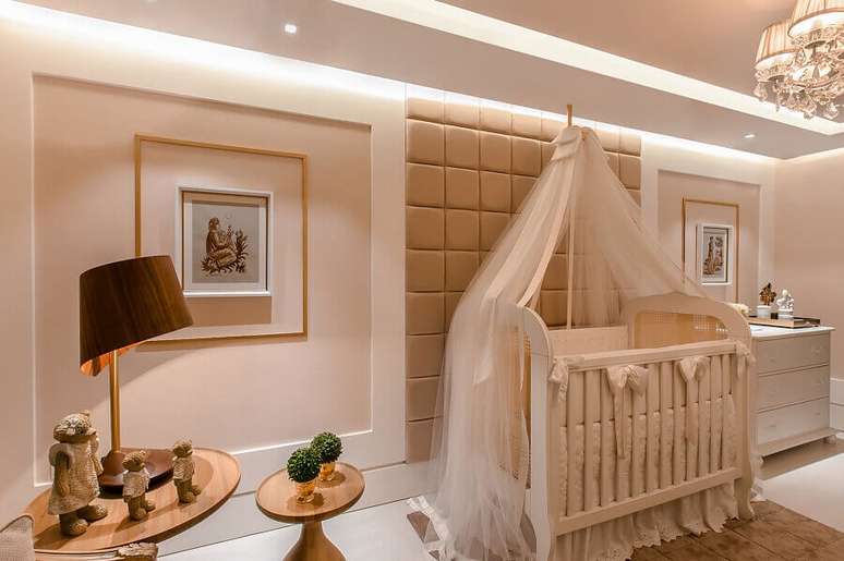 48. Quarto de bebê clássico decorado com paleta de cores nude – Foto: TR Queiroga Arquitetura