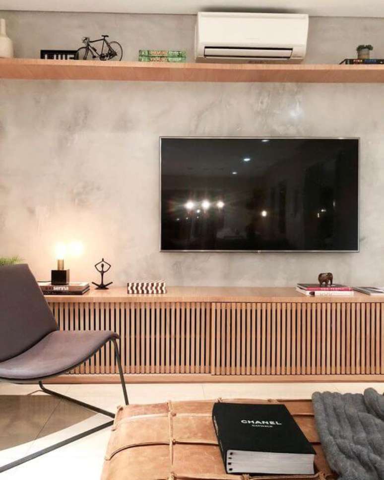 48. Revestimento para sala de estar com parede decorada – Via: Pinterest
