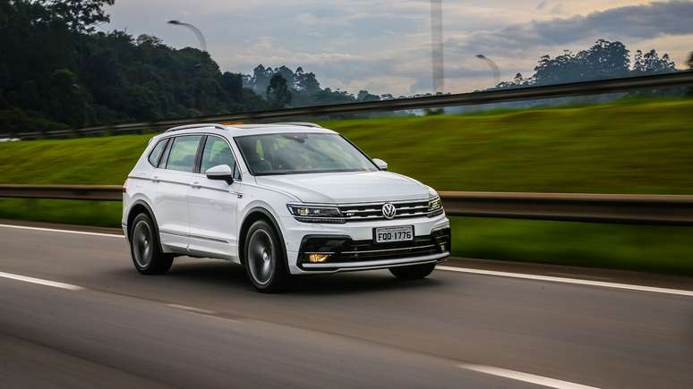 Volkswagen Tiguan R-Line: versão mais vendida tem 220 cv de potência.