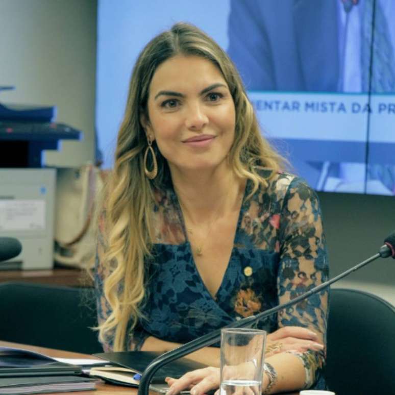 Deputada federal Paula Belmonte (Cidadania-DF) é autora de projeto de lei que autoriza prescrição de ozonioterapia para diagnosticados com coronavírus