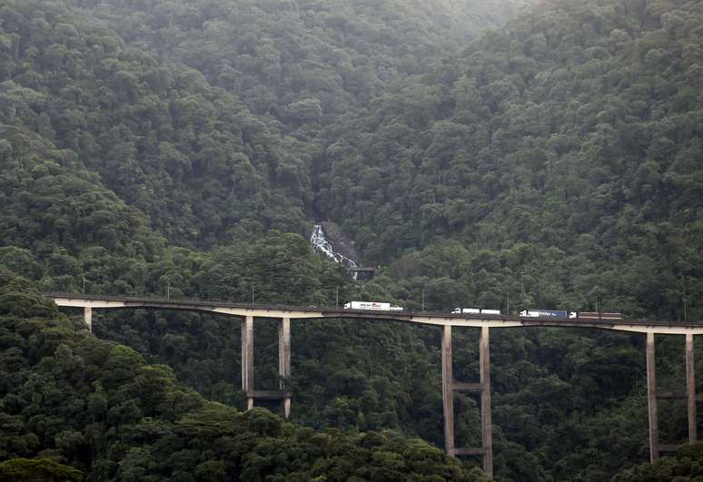 Rodovia dos Imigrantes, Cubatão, SP, Brasil 08/06/2017.  REUTERS/Paulo Whitaker 