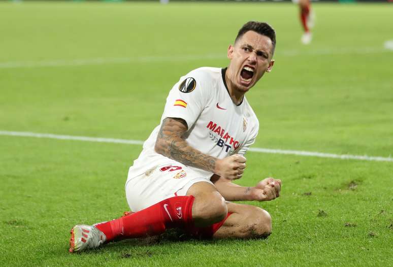 Lucas Ocampos comemora gol marcado em vitória do Sevilla
11/08/2020
Pool via REUTERS/Friedemann Vogel