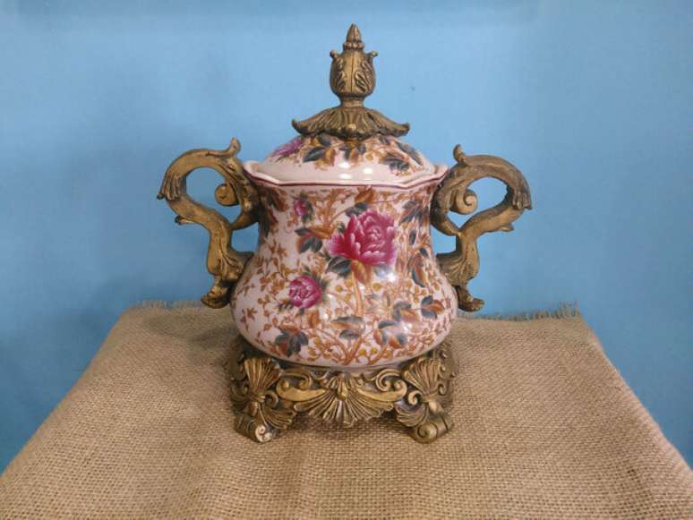 29. &acirc;nfora vintage e pequena para decora&ccedil;&atilde;o retr&ocirc; &ndash; Via: OLX