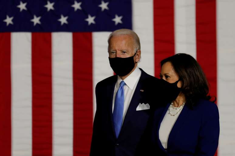 Candidato democrata à Presidência dos EUA, Joe Biden, e sua vice, Kamala Haris
12/08/2020
REUTERS/Carlos Barria 