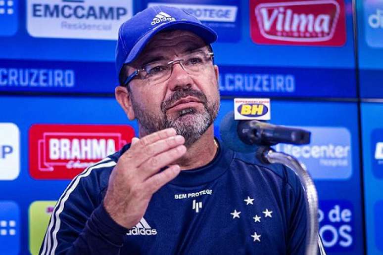 O treinador celeste conseguiu, junto com o elenco, fazer seis pontos em dois jogos e zerar a pontuação negativa da Raposa na competição-(Gustavo Aleixo/Cruzeiro)